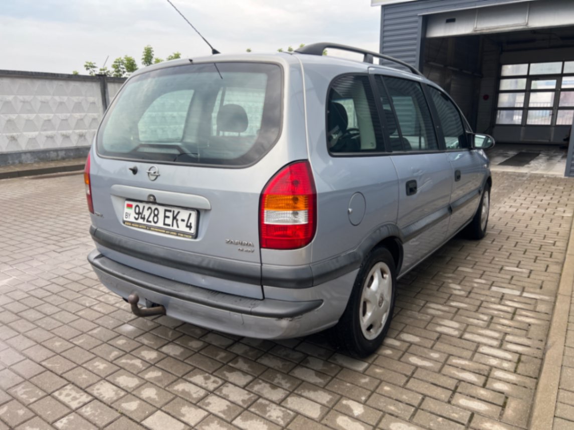  Zafira